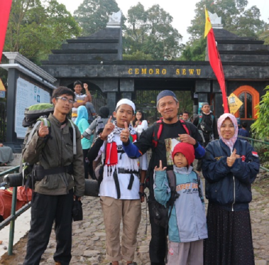 Jalur Pendakian Gunung Lawu Lewat Cemoro Sewu